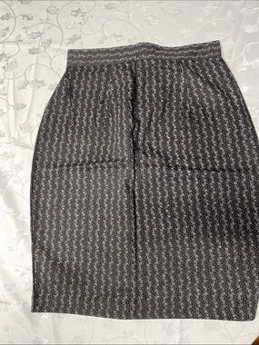 VTG Oops Calif JR Women's Black Patterned Pencil Skirt - Tailored Everyday Style